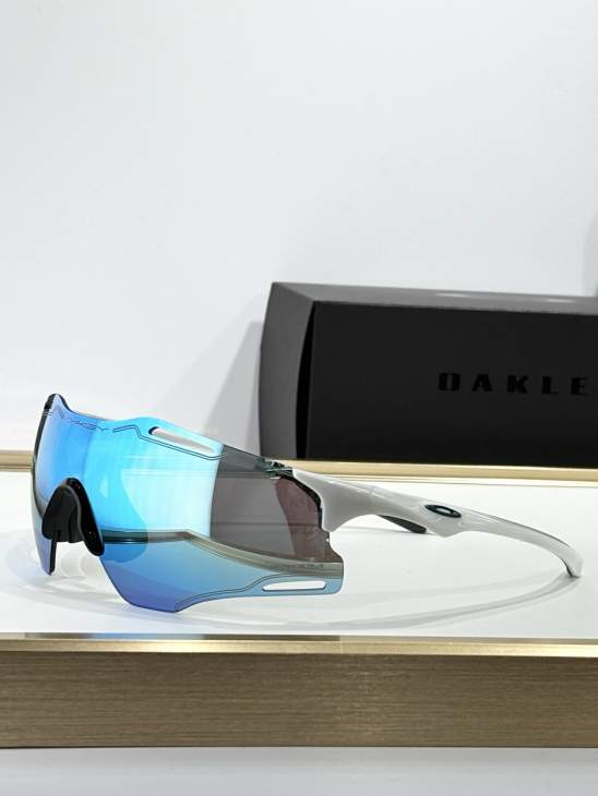 Picture of Oakley Sunglasses _SKUfw75326909fw